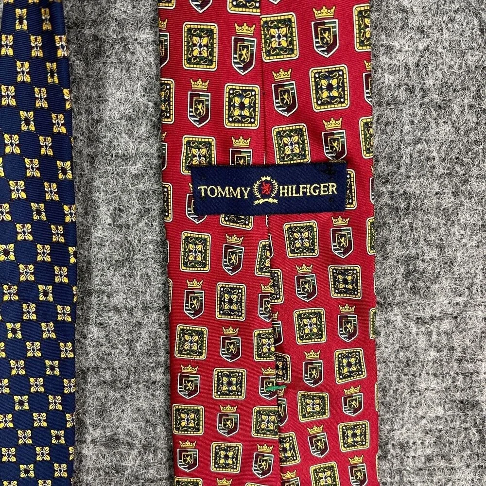 Tommy Hilfiger Crest‎ Motif Tie Men OS Vintage 90s Silk Luxury Dress Formal 58